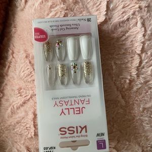 Kiss press on nails